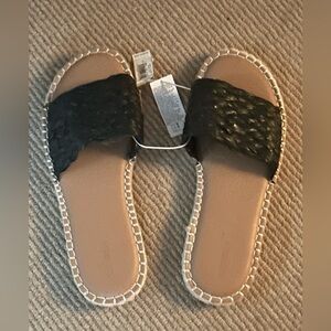 Old Navy slides size 9